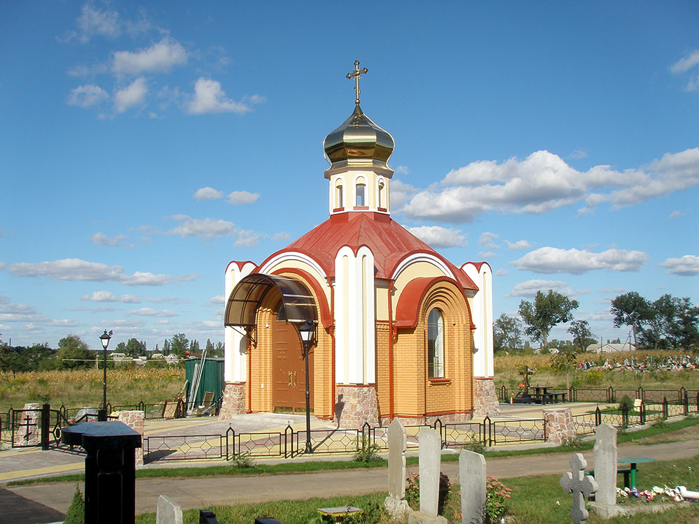 Церква Всіх святих на цвинтарі у м. Лохвиця Полтавської обл. 2012